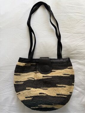 New never worn Artisan Woven Round Shoulder Bag in Black and Cream